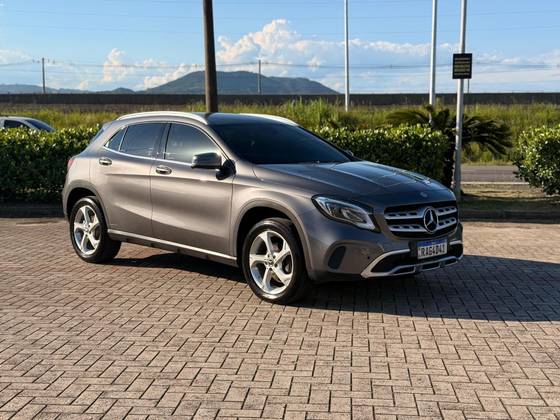 MERCEDES-BENZ GLA 200 1.6 CGI FLEX ADVANCE 7G-DCT
